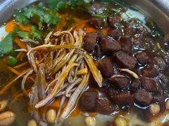 -老五鸡丝豆花面粉(瑞金北路68号院店)