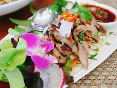 -Chom Cafe and Restaurant