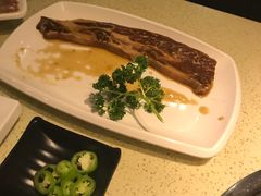 秘制调味牛仔骨-阿泽禧烤肉(民兴花园店)