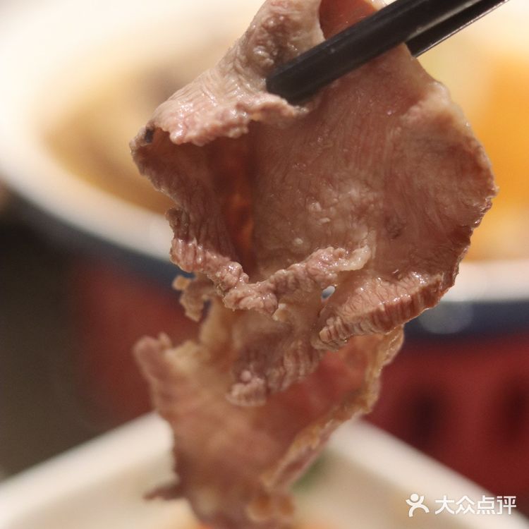 新店开业Ⅰ深圳必吃牛肉火锅，他们家的尊品雪花牛肉蛋糕太惊艳了