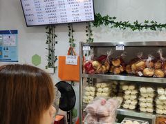 白玉兰面包-白玉兰食品(中山公园龙之梦店)
