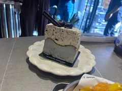 -W COLLECTIVE  DESSERT SHOP