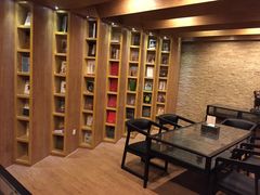 -钟书阁(松江泰晤士小镇店)