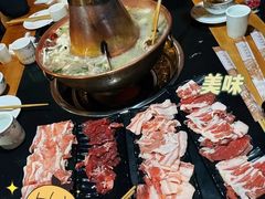 -果松木炭酸菜铜火锅·外婆参鸡汤