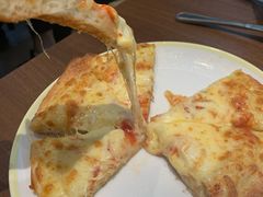 培根鸡肉双拼披萨-萨莉亚意式餐厅(杭州滨江天街店)