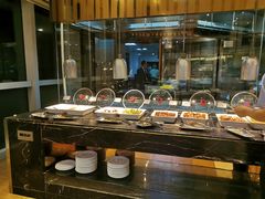 自助取餐区-月色西餐厅·海鲜刺身·烧烤(科学城保利郡雅酒店)