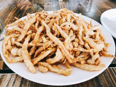 蛋黄海鲜菇-小叶大馅饺子城