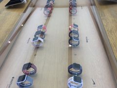 -Apple零售店(新街口店)