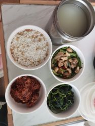 -母仪天下月子中心(光谷店)