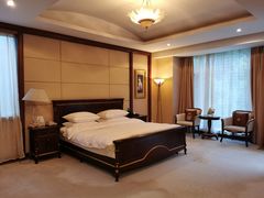 -上海怡沁园度假酒店