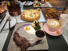 -丝路天山酒店(国际大巴扎店)