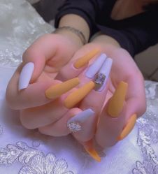 -悦指间美甲美睫