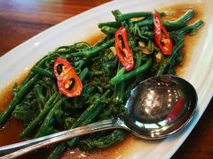 -Chom Cafe and Restaurant