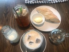 -ROAST coffee & eatery