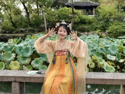 -梦回汉唐汉服旗袍体验馆(拙政园店)