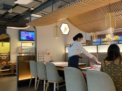 大堂-左庭右院鲜牛肉火锅(浦江欢乐颂店)