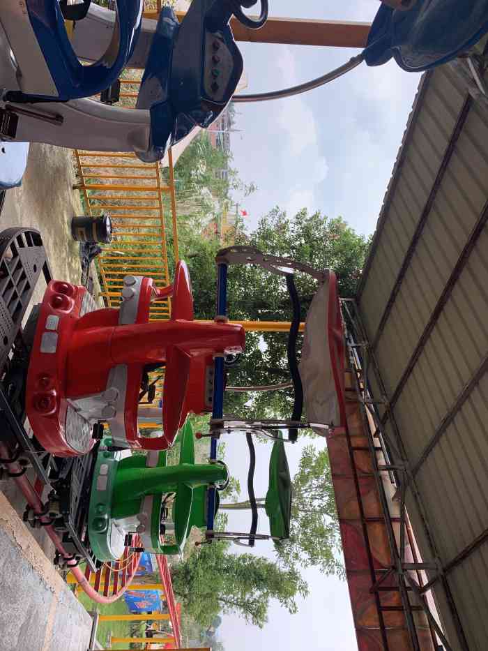 远成·乐山文旅城-"昨天休息,国庆节的最后一天,儿子也放假,.