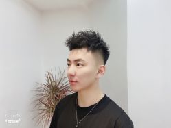 -BULB STUDIO 巴柏明星发型工作室