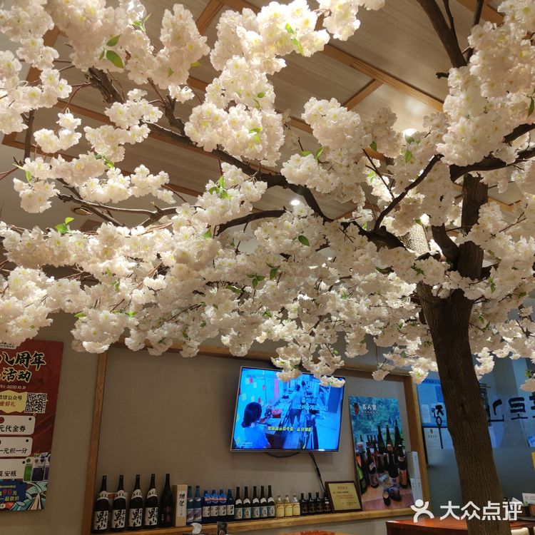 炸黄鱼也是外表被炸的特别酥脆,就是一定要趁热吃