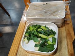 -鲁员外地锅鸡地锅鱼(古墩路店)