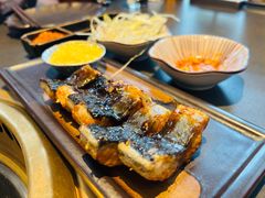 -铭牛烧肉·和牛海鲜自助(高新月牙湖店)