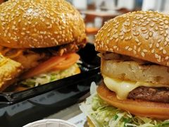 -The Habit Burger Grill 哈比特汉堡(复兴soho店)