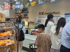 -全家便利店(上海南站站店)