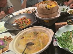 -帅巴人舅母子腊蹄民俗村