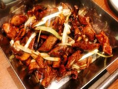 韭芽蘑菇爆猪肝-弄堂里·寻味杭州(湖滨银泰in77C区店)