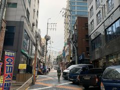 -BHC炸鸡(明洞总店)