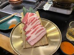 -臻牛烤肉