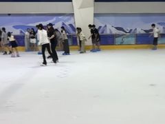 -正佳冰河湾真冰滑冰场