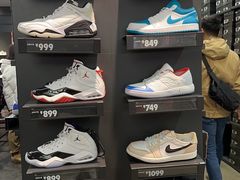 -NIKE上海青浦换季优惠店