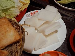-洞庭洲·防空洞火锅·烧烤·铜锅涮肉(新百广场店)