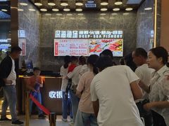 等位区-深海渔场海鲜烤肉火锅自助餐厅(新洲摩尔城店)