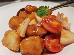 椰果菠萝咕噜肉-闻见中国海南菜(K11店)