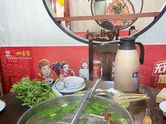 -乡土黄·鲜牛肉火锅·小龙虾(兴业街店)