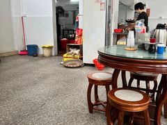 -容里煲仔饭(利丰北路店)