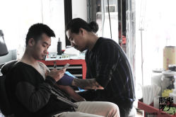 -鬼手纹身小鬼店