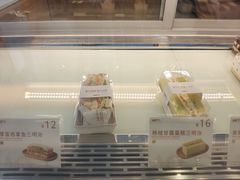 面包甜点陈列柜-Cafe on warm(丹霞店)
