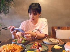 -HIGH FIVE哈福手工汉堡(桂林路店)