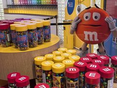 -m豆巧克力世界(上海世茂广场店)