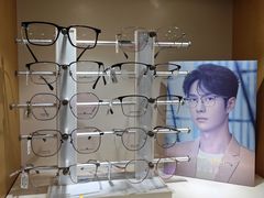 -光明眼镜·蔡司授权(九亭U天地店)