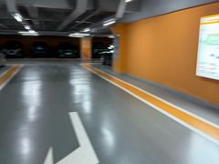 -环球港-停车场