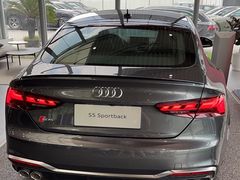 -上海西上海奥杰奥迪汽车销售有限公司(真如店)