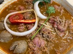 生牛肉冬阴功河粉-HELLO 27 意面·沙拉·帕尼尼