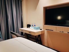 -希岸·轻雅酒店(广州白鹅潭艺术中心花地湾地铁站店)