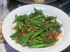 -阿瓦山寨·湘菜现炒·剁椒鱼头王(咸阳总店)