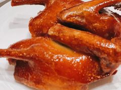 玻璃皮润烧乳鸽皇-北京厨房(SKP店)