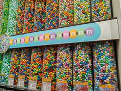 -m豆巧克力世界(上海世茂广场店)